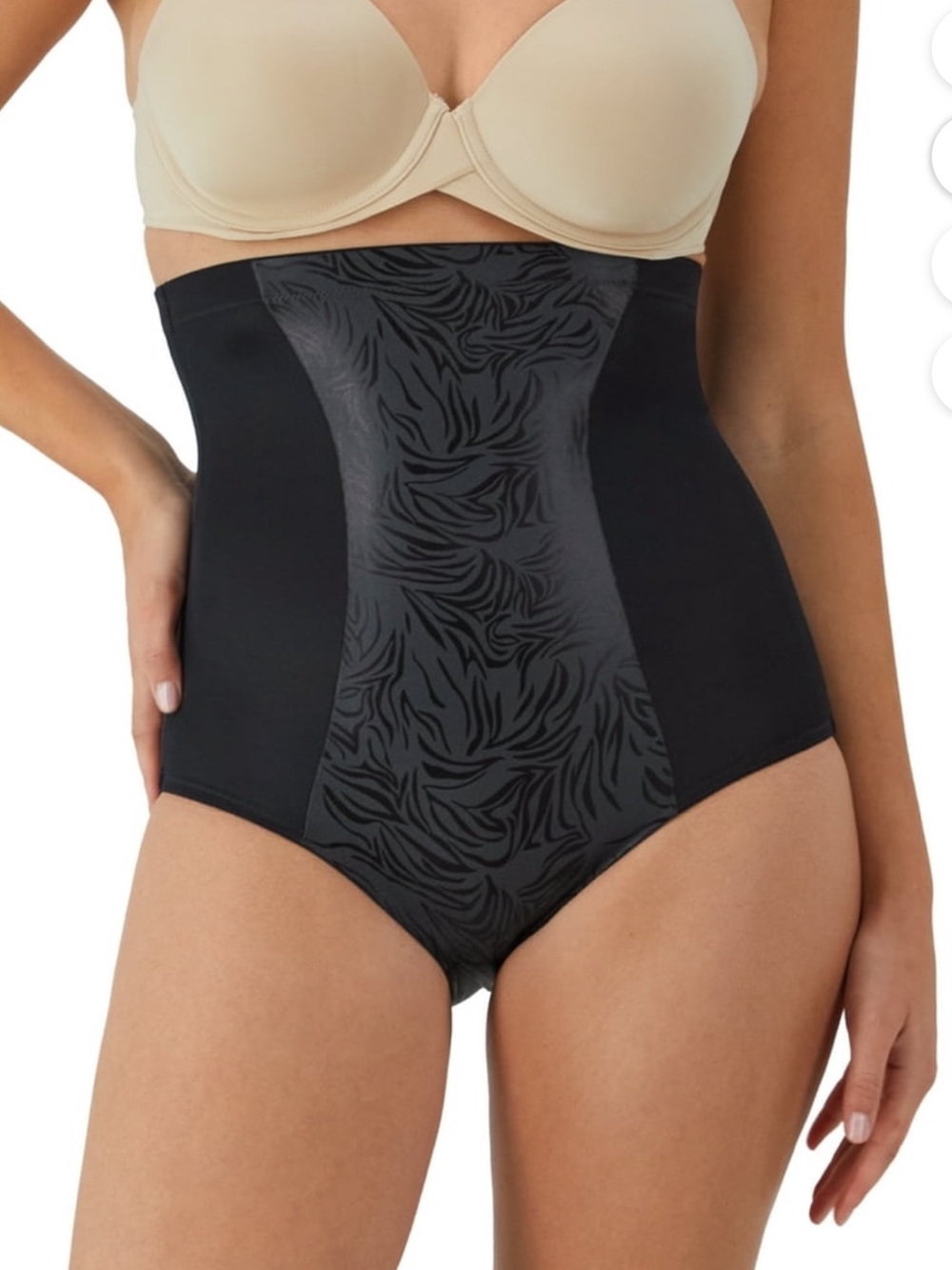 Maidenform Women’s Shapewear High Waist Extra Firm Shaping Brief. NWOT. Size Med